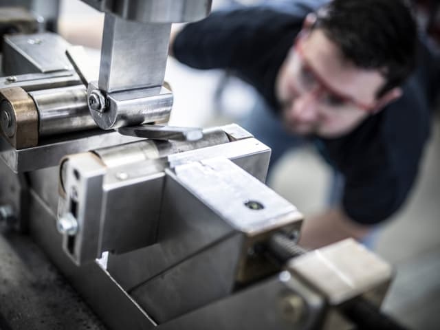 flexural testing of composites